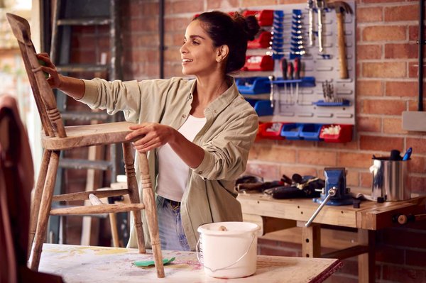 Upcycling Créatif : Comment Donner une Seconde Vie à Vos Vieux Meubles