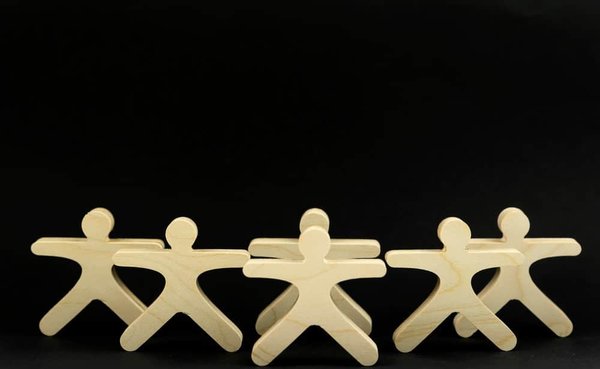 Quel est l'impact des activités de team building d'Erronda sur la communication d'équipe ?