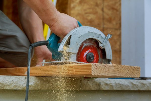 Guide d'achat : Comparatif des meilleures scies circulaires Makita